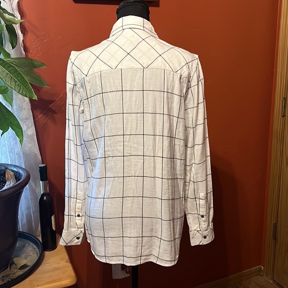 NWT GAP SQUARE PRINT LONG SLEEVED BLOUSE ….190 - Picture 7 of 12